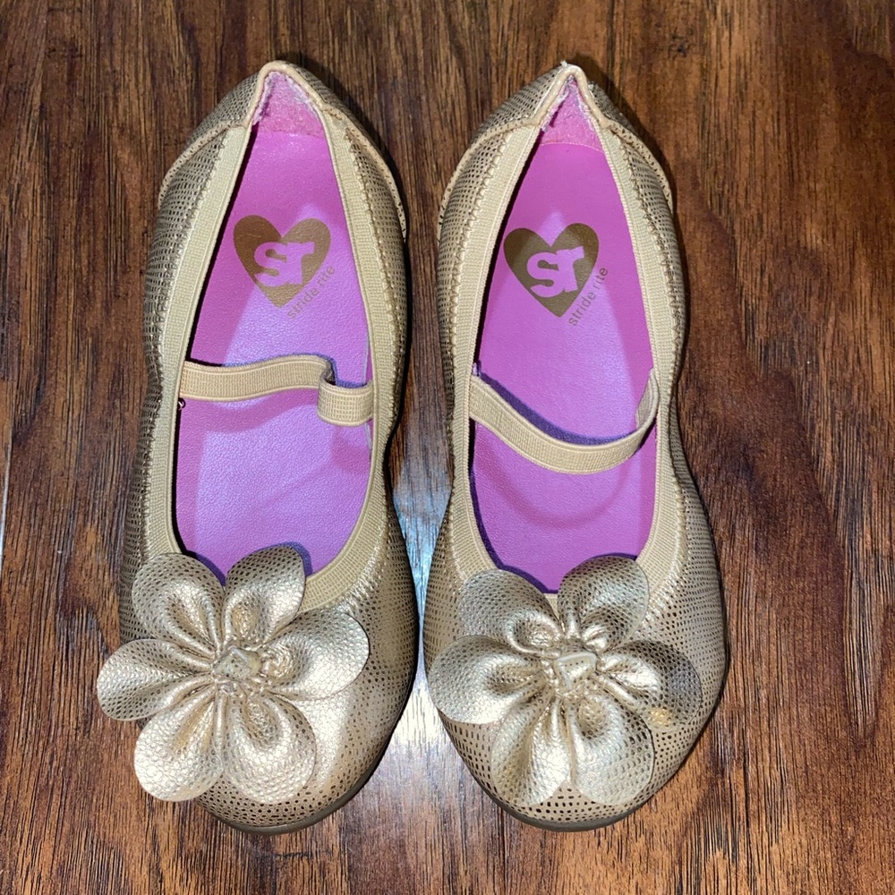 Girl’s dress shoes